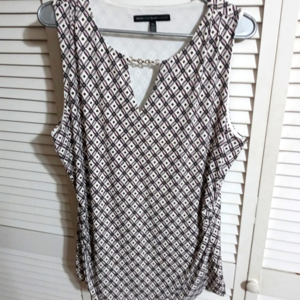 Ladies sleeveless blouse